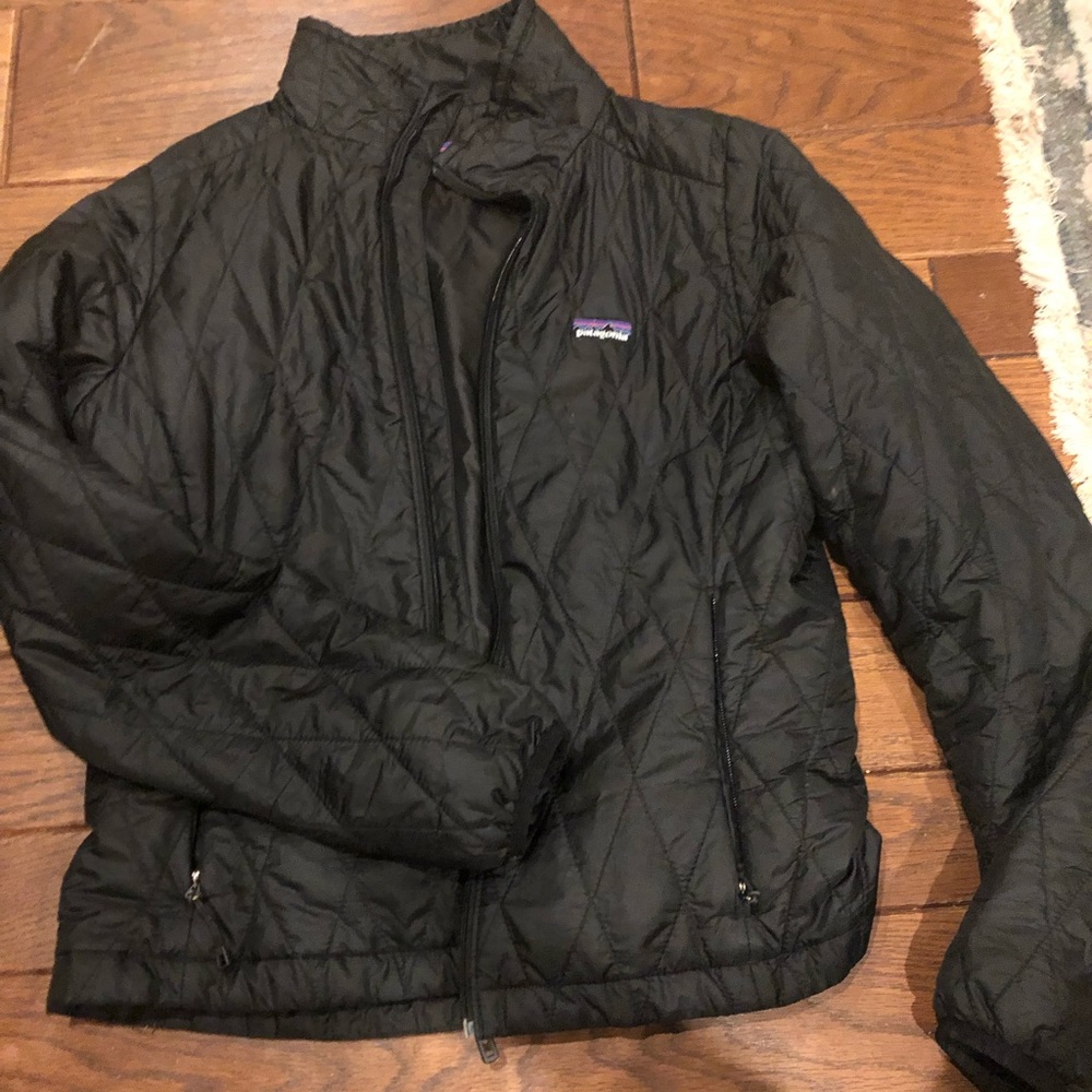 Patagonia women’s Small black nano puff jacket